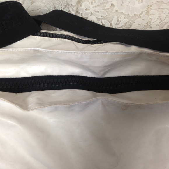 (SOLD) Chanel White-Black Large Weekend -Beach SBag-CB - Picture 4 of 16